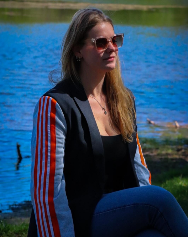 Blazer jeans & adidas
