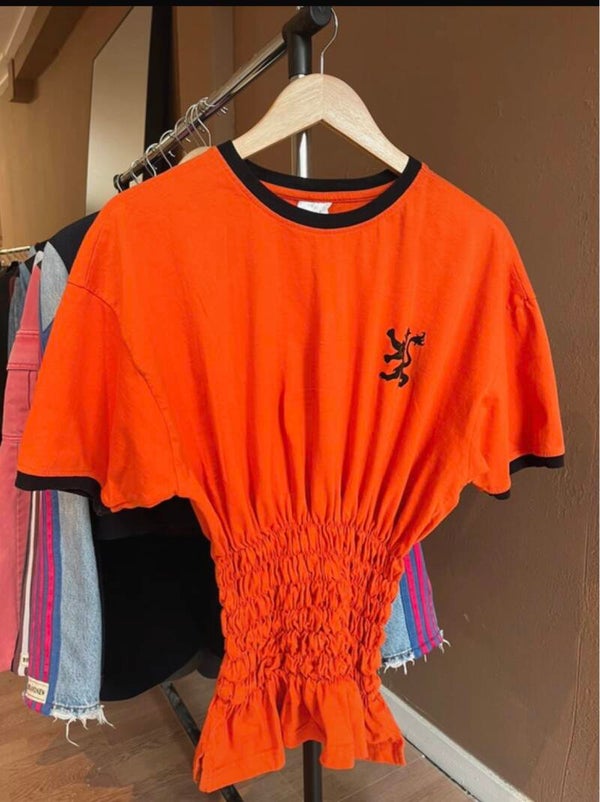 Oranje Scrunch Tshirt