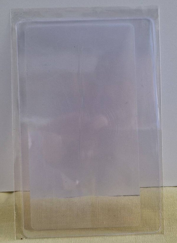 Wallet Size magnifying Plate [plastic]