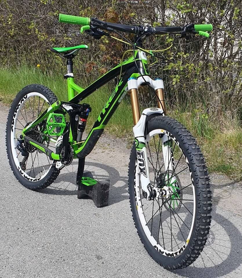 Trek Slash 9 12-speed uusilla laatu-osilla rakennettu 26" täysjousto-tykki 160mm joustoilla