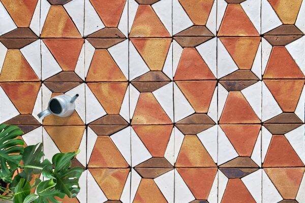 Tegels van klei / terracotta. Moderne tegels met historische charme, Prachtige kleurschakeringen en diverse vormen