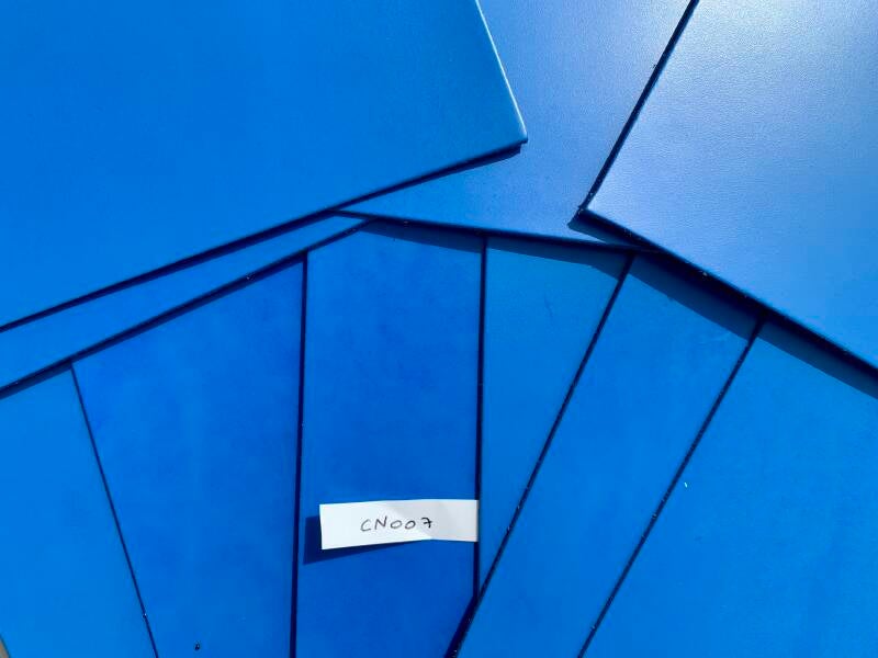 CN007- Cuir de Vachette lisse- Bleu- ferme- Cuir extérieur/intérieur