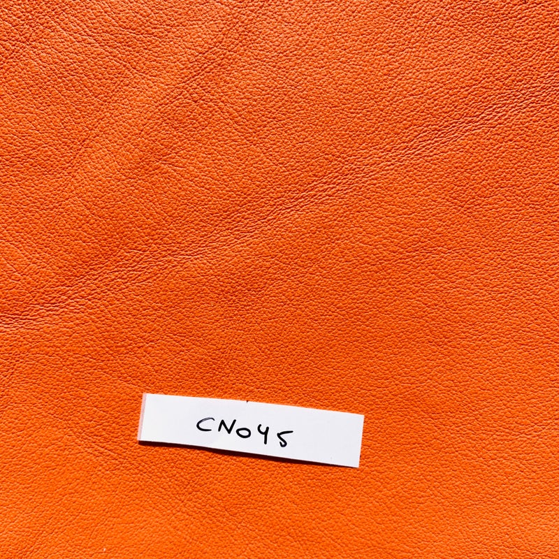 CN045- Cuir de Veau sweet- Orange- très souple- Cuir extérieur/intérieur