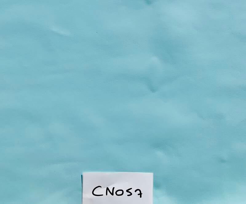 CN057- Cuir de Vachette suave- Bleu ciel- souple- Cuir extérieur/intérieur