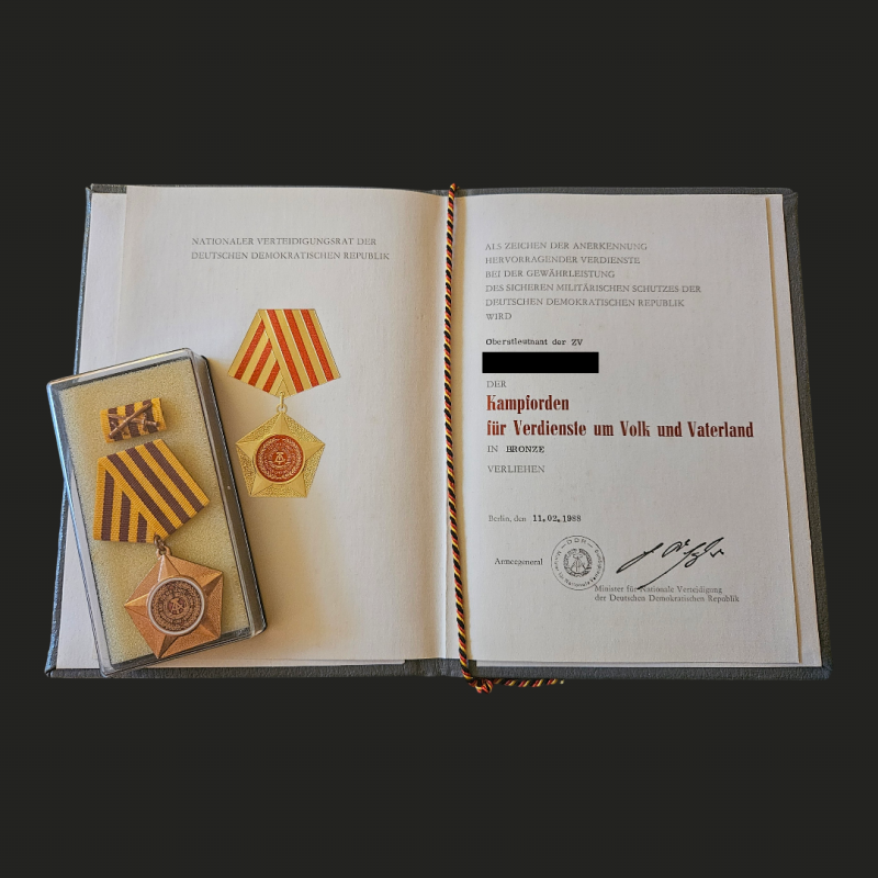 Kampforden Verdienste Volk Vaterland Bronze DDR Orden Auszeichnung Militärorden Ehrung Sammlerstück Combat Order bronze GDR East Germany award