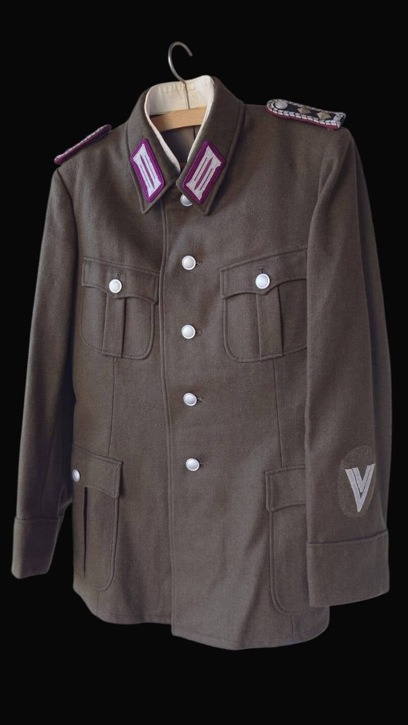 Dienstuniform Meister Luftschutz DDR 1961 LS Uniform Dienstanzug Kammgarn Rangabzeichen Kragenspiegel Kopfbedeckung Sammlerstück air defense uniform GDR East Germany service uniform