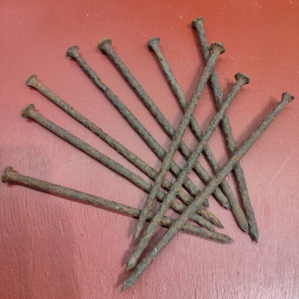 Large Circle Casting Iron Nails