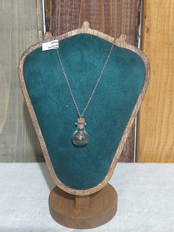 Colliers à intention magique