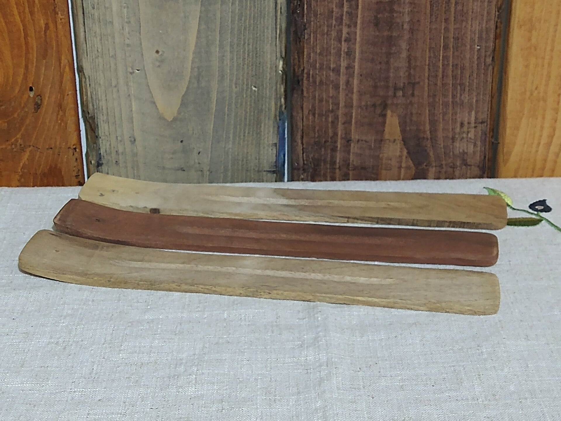 Porte encens en bois