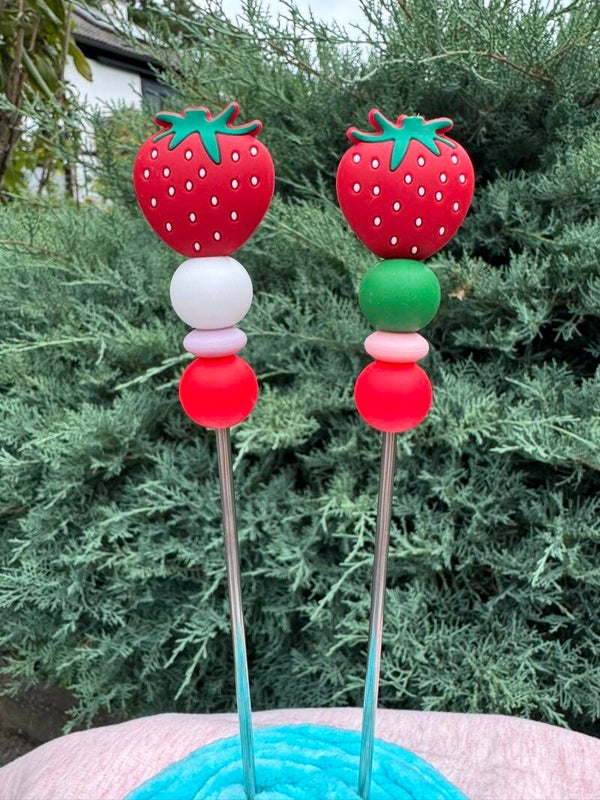 Amigurumi-Sticks im Set: Erdbeere