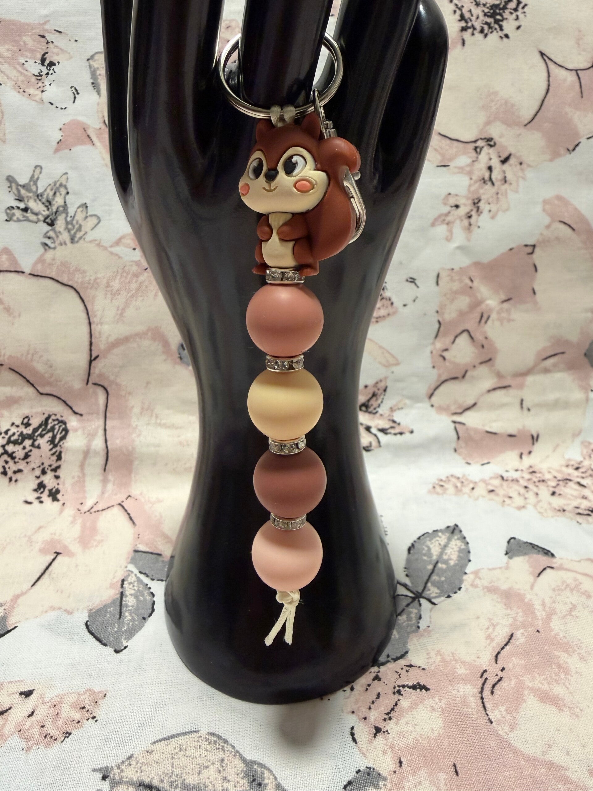 Schlüsselanhänger aus Silikonperlen (Eichhörnchen)