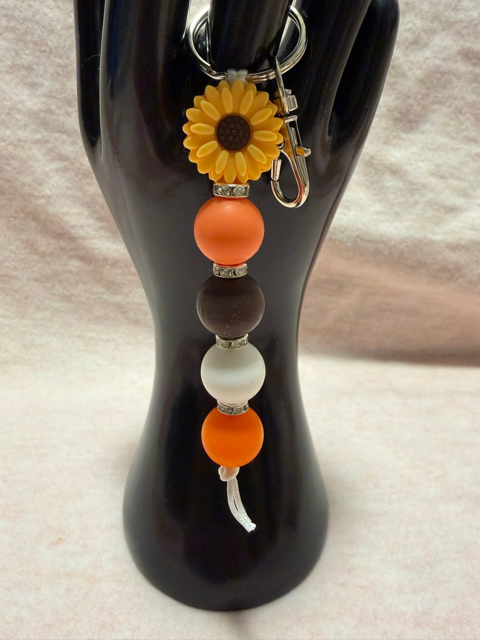 Schlüsselanhänger aus Silikonperlen (Blume)