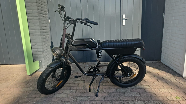 AGM GT250 - Zwart - 2e hands