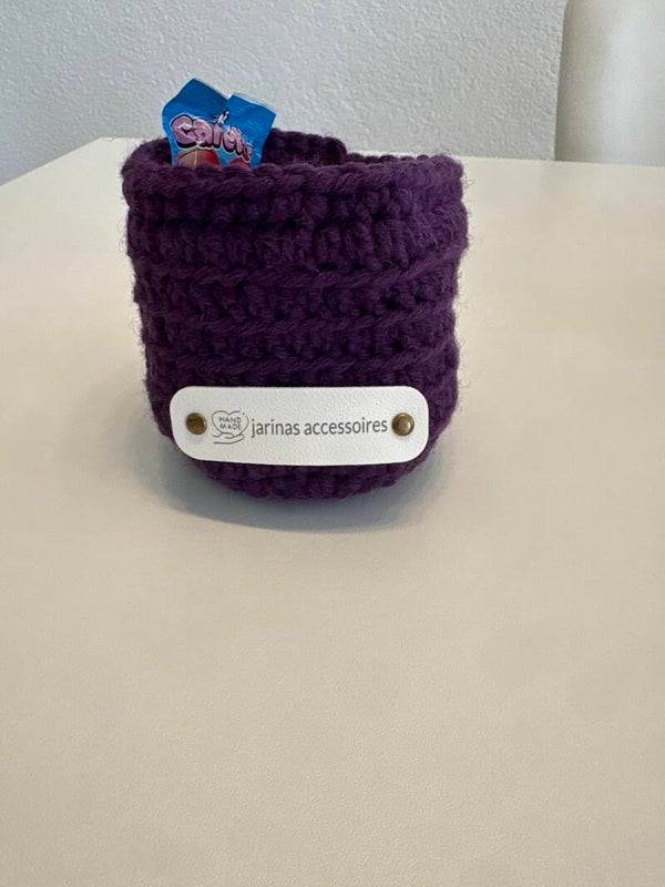 Gehäckelter geschenkkorb