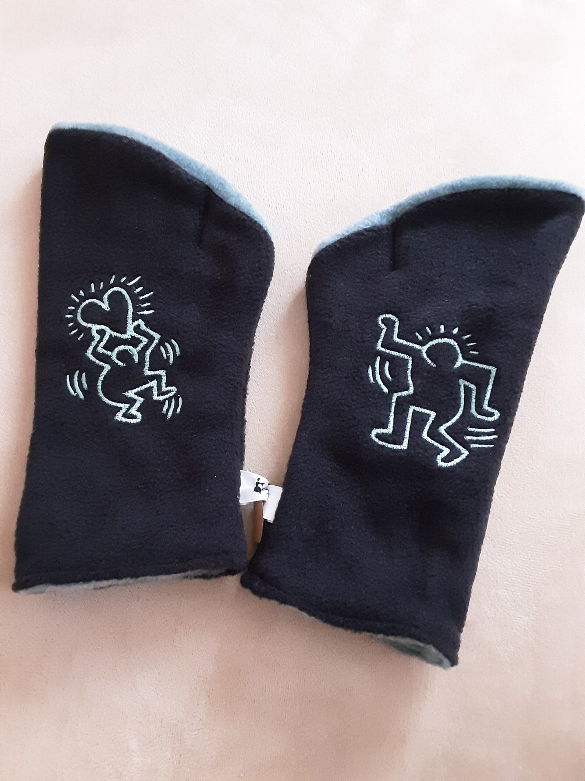 Pensée pour Keith Haring en noir et vert amande