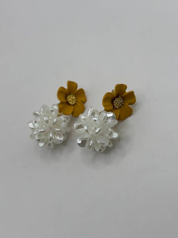 Bloemencombi parelmoerwit & mosterdgeel