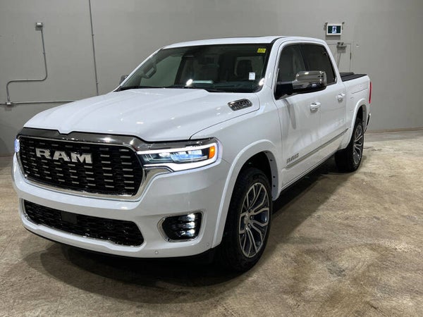 2025 RAM 1500 4WD