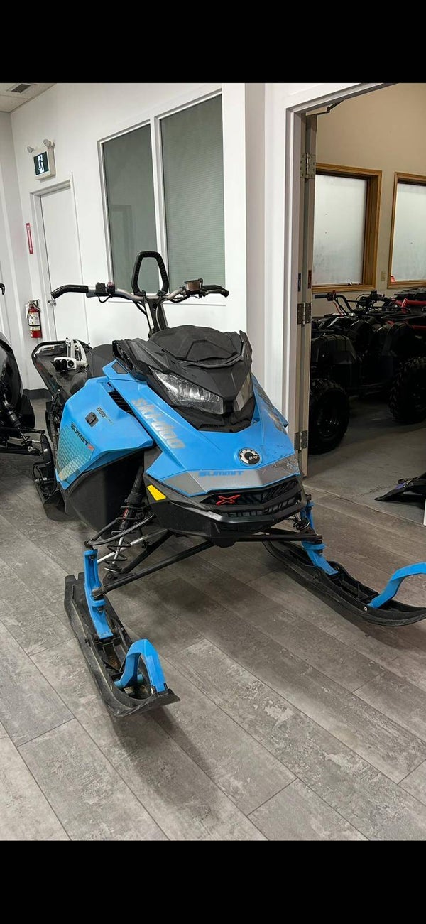 2017 Ski Doo Summit X 850