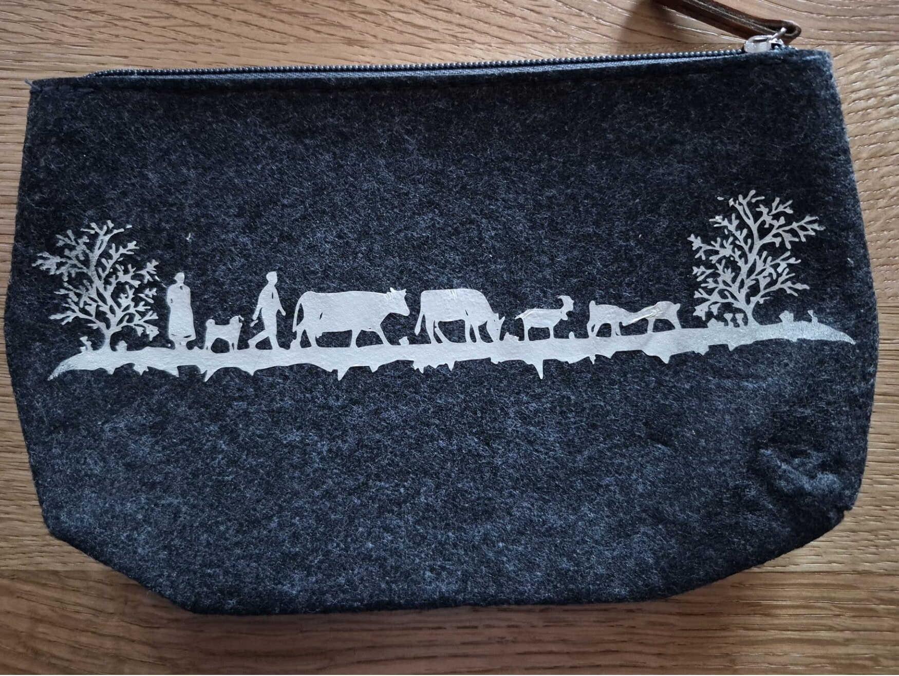 Scherenschnitttäschli Filz/Silber