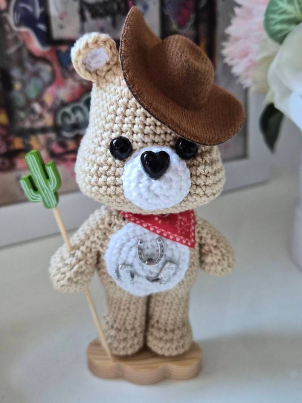 🤠 John