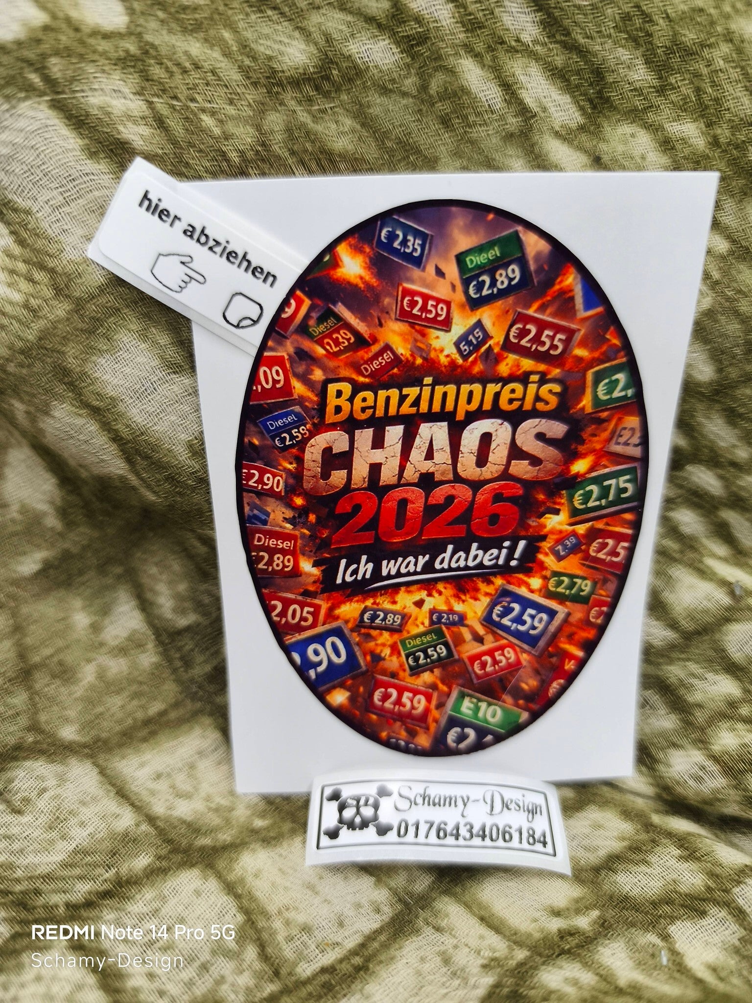 Benzin chaos ca. 8 cm x 6 cm