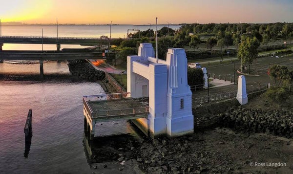 Sunrise at Bramble Bay & Hornibrook Highway