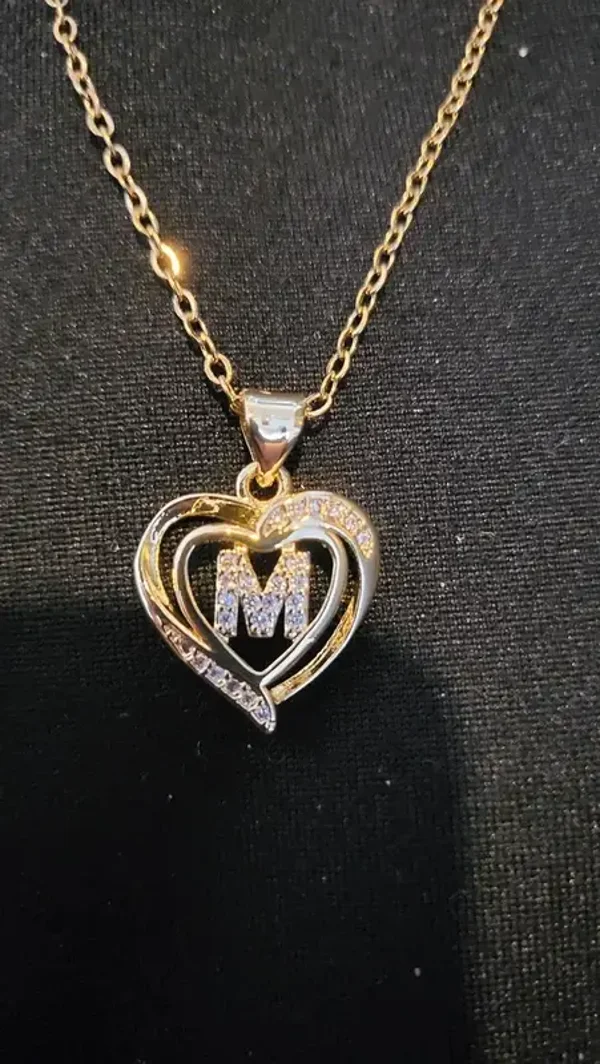 Collier Cœur Initiale "M" couleur Or 18k