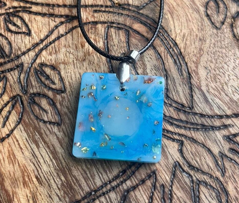 Blue Moon nk ~ Met Hidden Tree