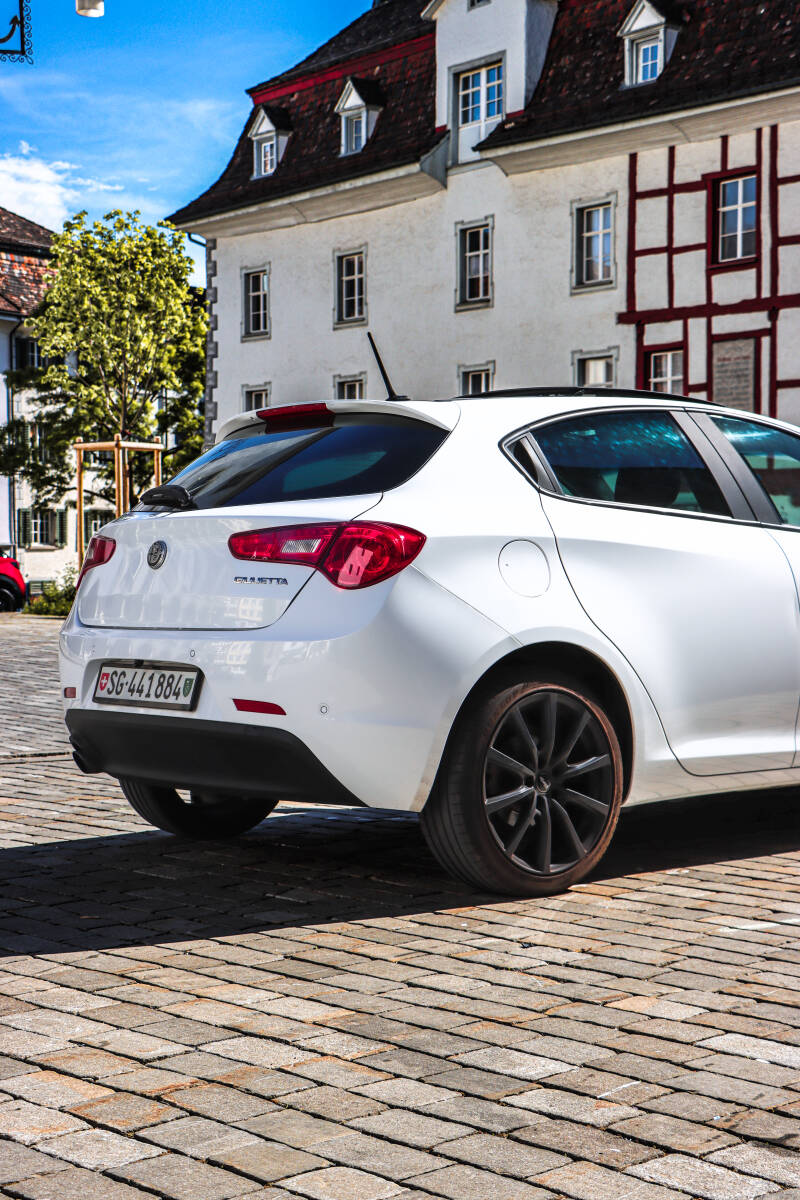giulietta_backsideside-standard.jpg