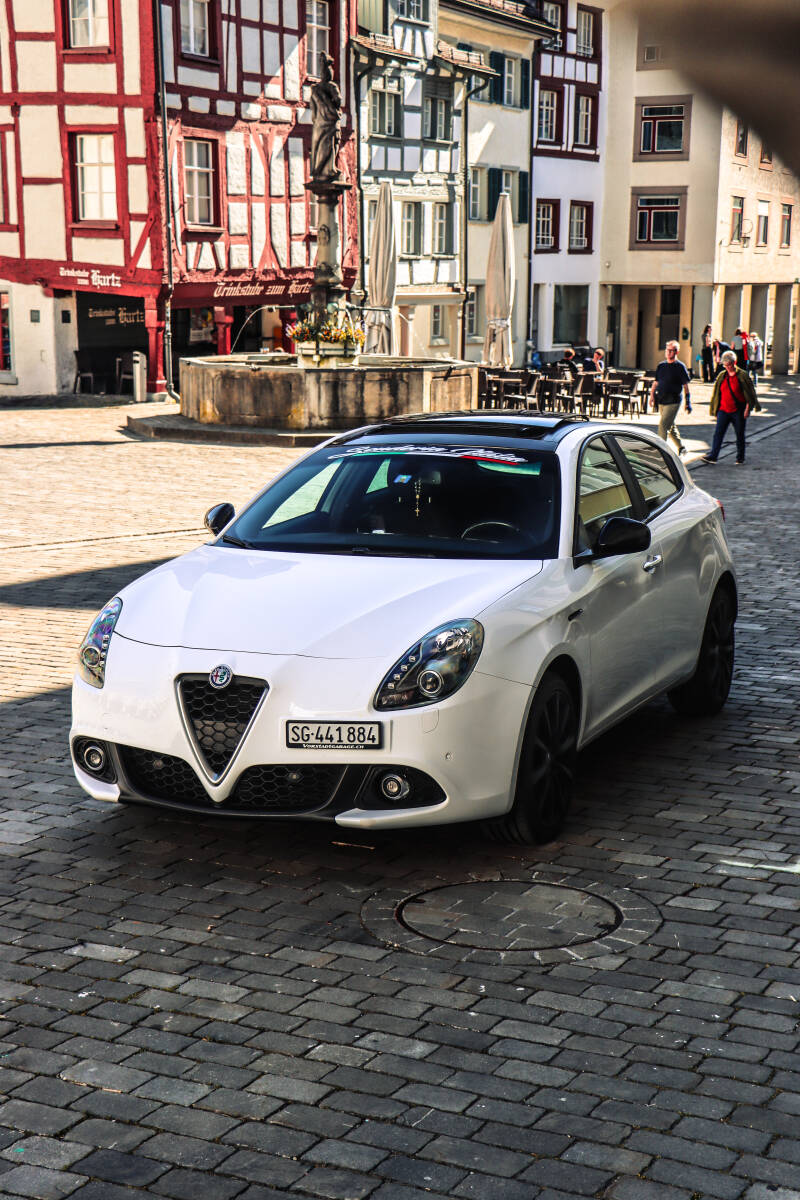 giulietta_front-standard.jpg