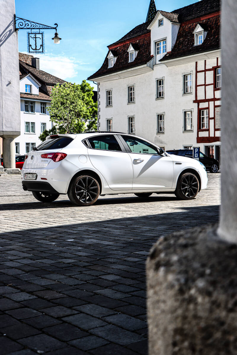 giulietta_side-standard.jpg