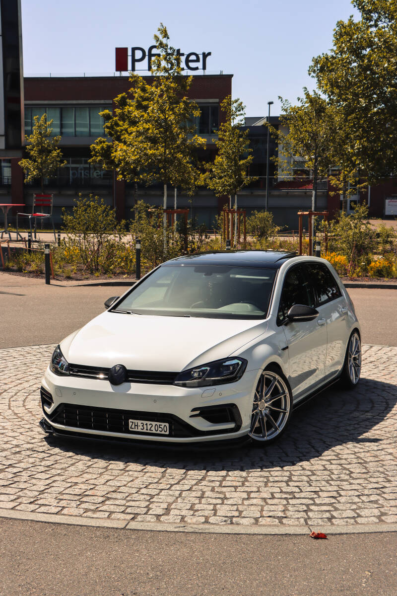 golf7r_front-standard-ns5wc8.jpg