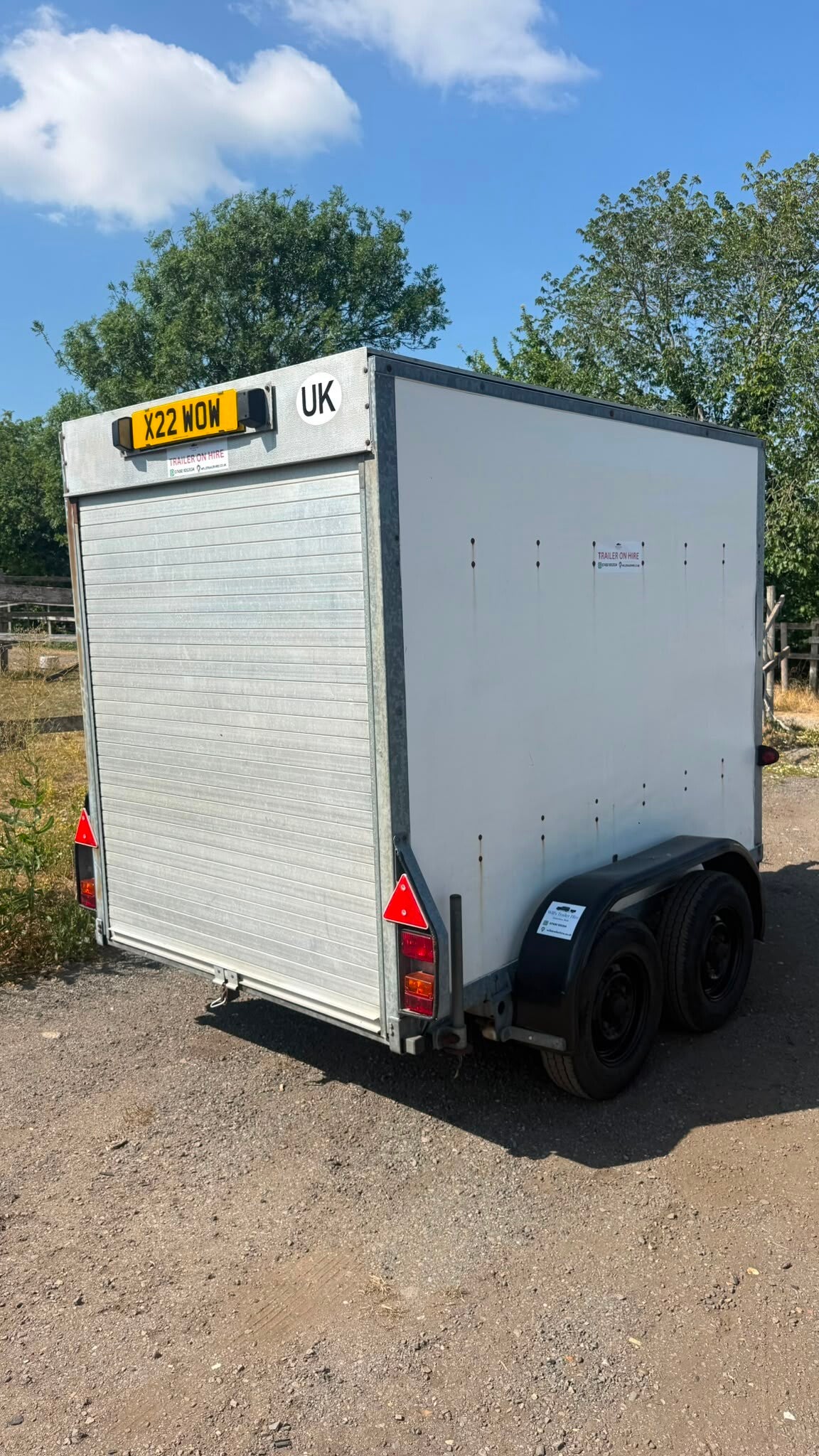 Lockable 8x5 enclosed box trailer