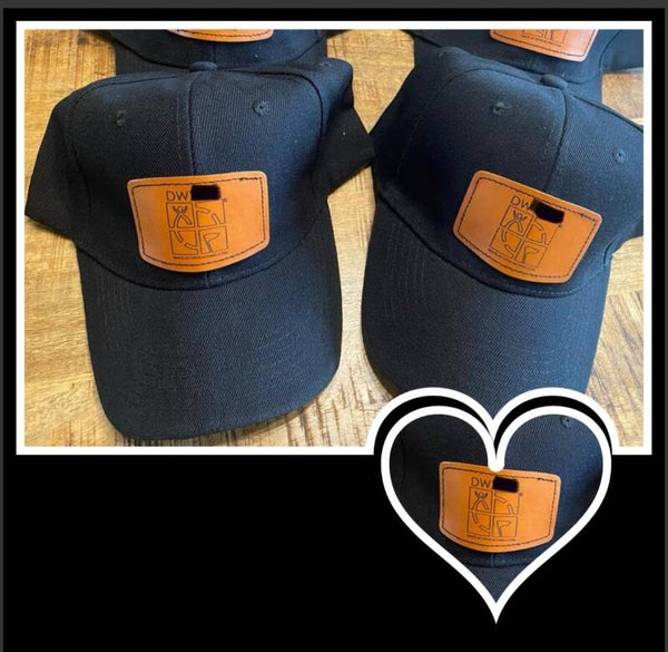 Petten met leren label