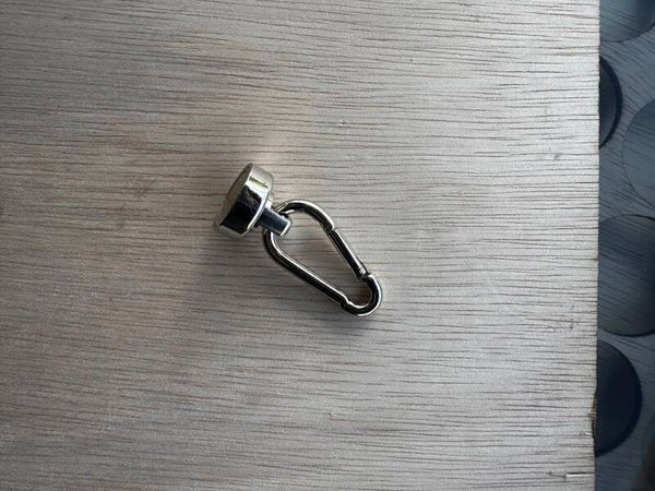 Magneet aan carabiner