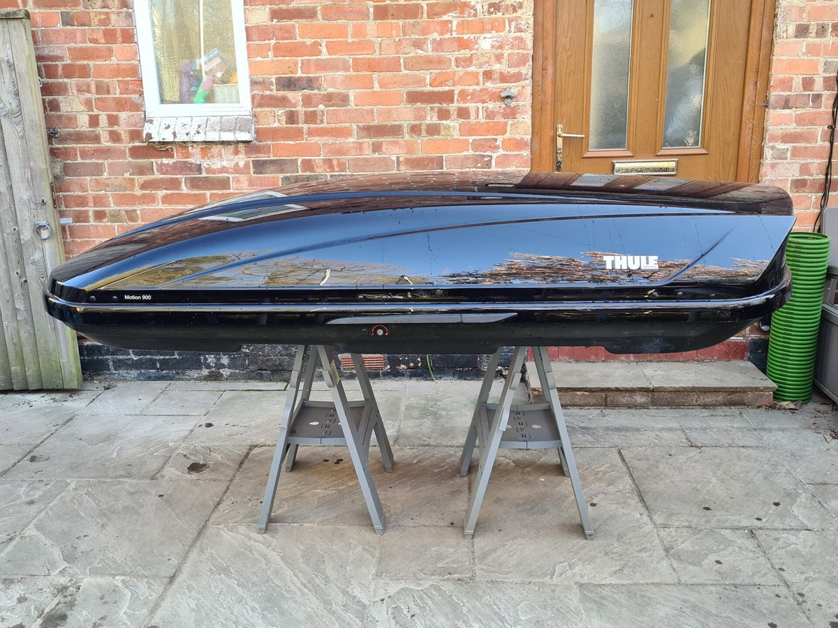 Thule Motion 900 (Black) | RoofBoxHire