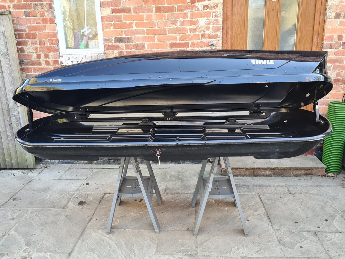 Thule Motion 900 (Black) | RoofBoxHire
