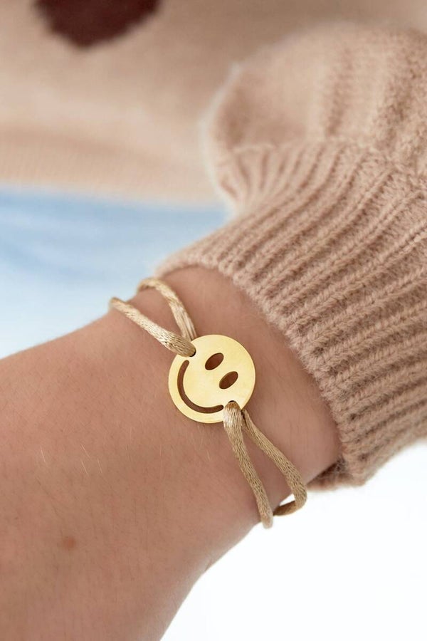 Satijnen armband met smiley in 10 kleurtjes