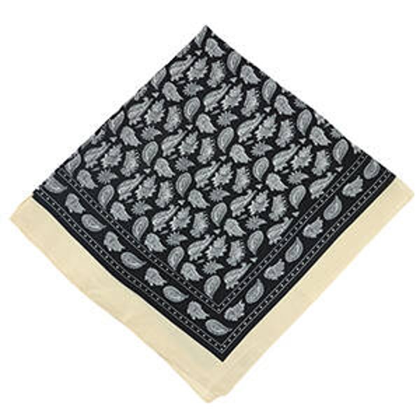 Sjaal met motief: • Materiaal: Polyester & Zijde