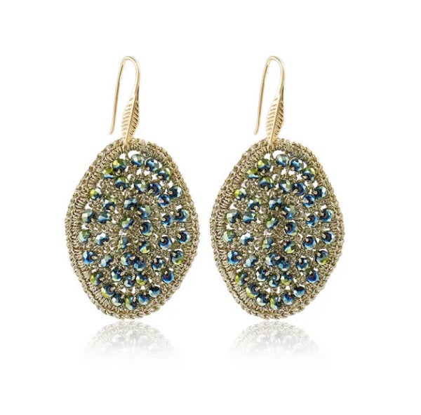 Oorbellen statement groen goud met kleine kraaltjes