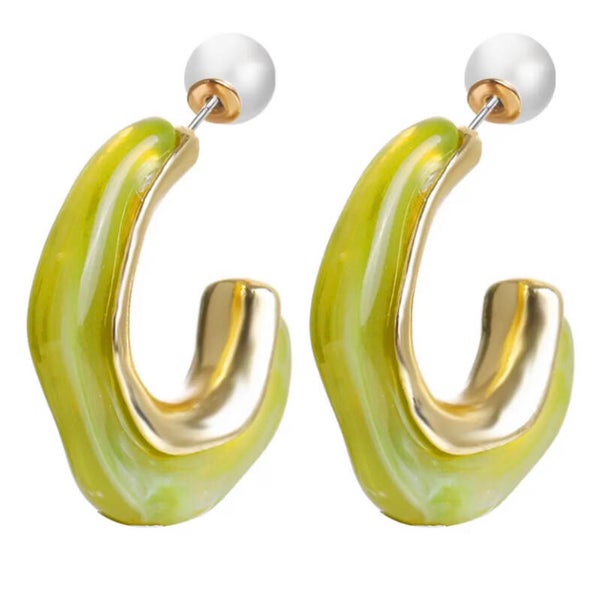 Oorbellen U vorm gekleurde resin met parel achterkant