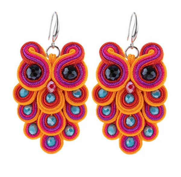 Oorbellen statement handgemaakt met stof en kristallen