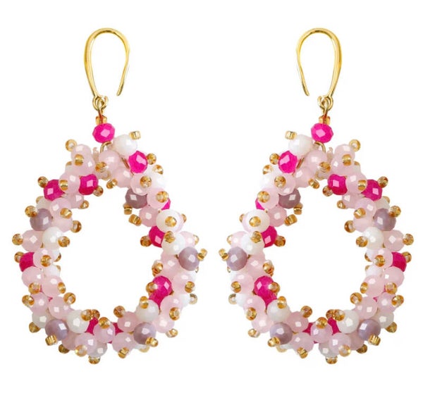 Oorbellen statement met kleine kraaltjes, fuchsia rose wit met goud