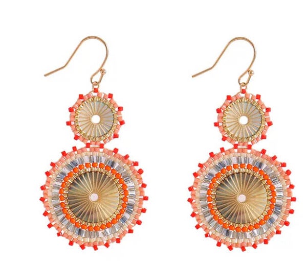 Oorbellen statement miyuki kraaltjes, in het beige oranje met goud