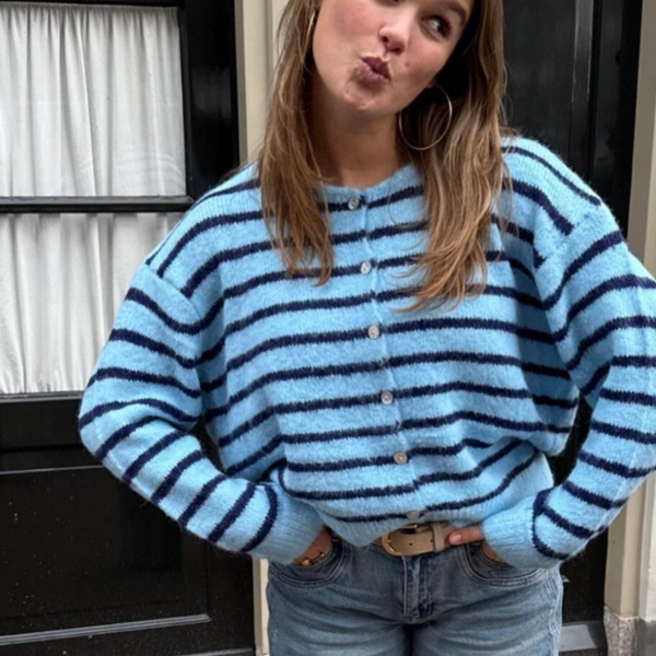 Gebreid gekleurd vest