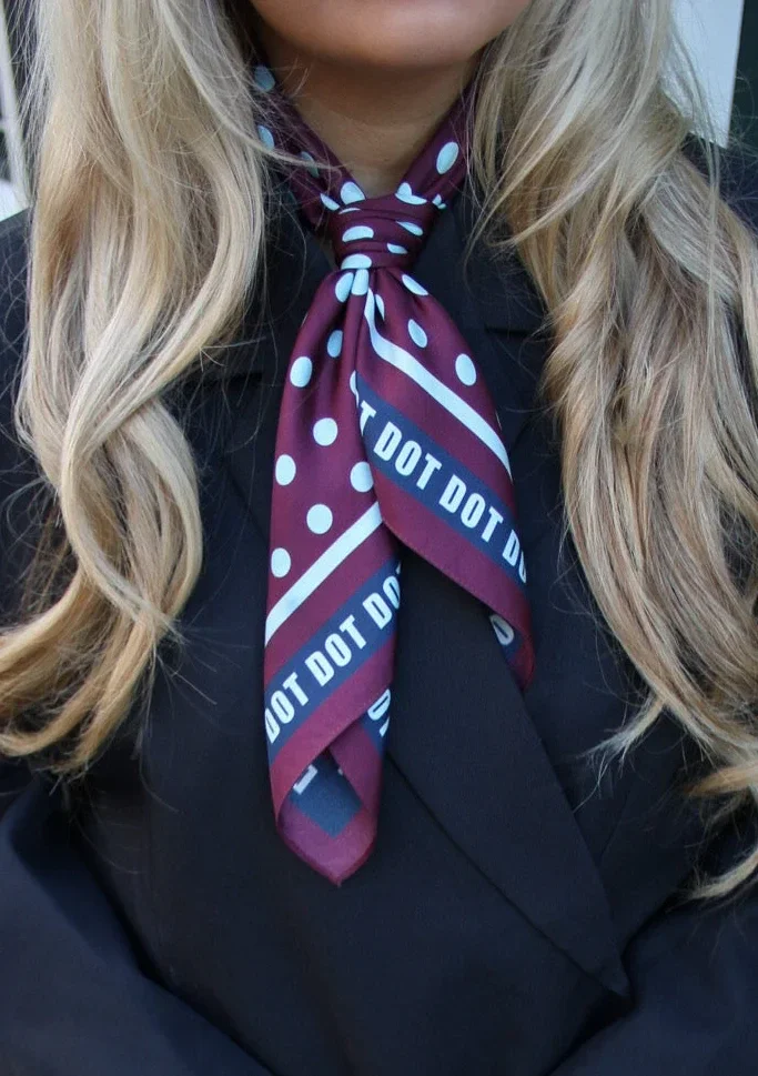 Fleur & Foulard - 100% Twill Zijde sjaaltje - Scarf dottie