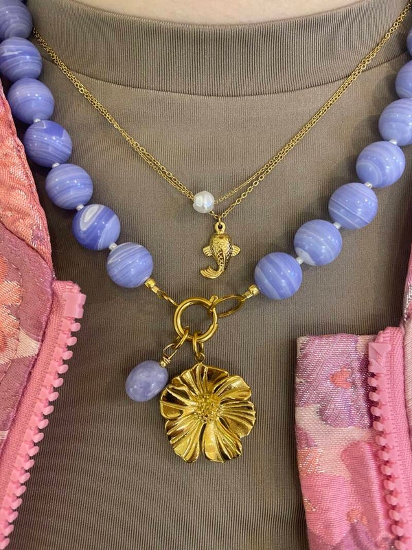 Beauty’s jewelry - big bold necklace