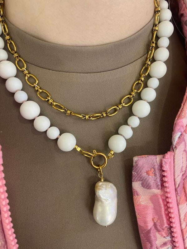 Beauty’s jewelry - big bold necklace