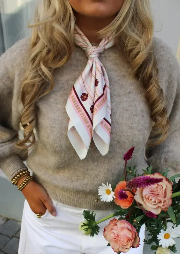 Fleur & Foulard - 100% Twill Zijde sjaaltje - Scarf flowergirl