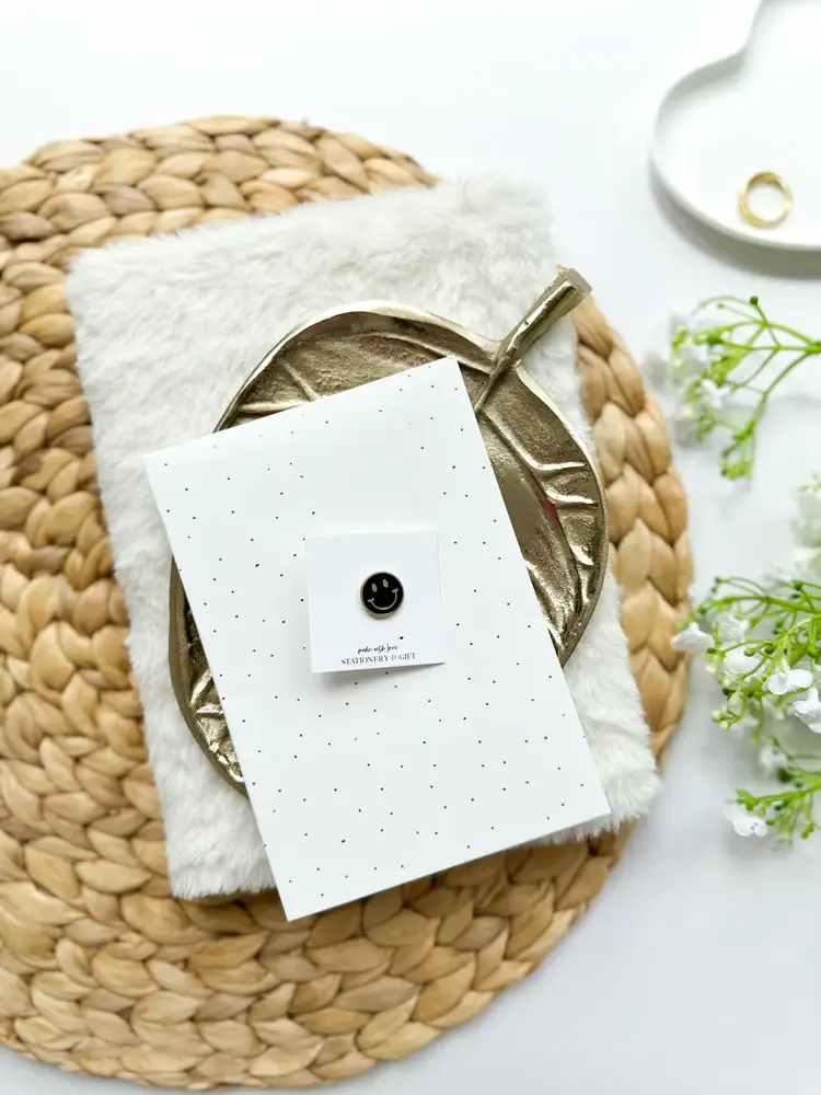 Stationery gift - Pin | Mini pin smiley van goud | Zwart